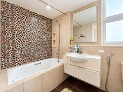 The Esparis (D18), Condominium #620442091